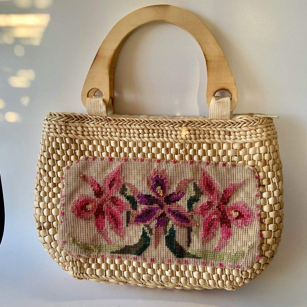 Floral Needlepoint Straw Woven Bag Wooden Handles